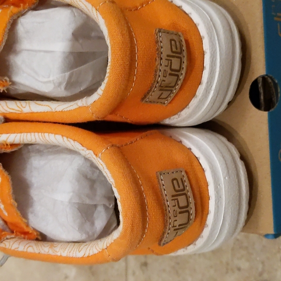 Hey Dudes - Picture 3 of 4